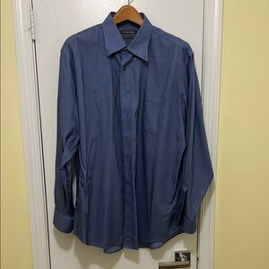 Nordstrom Blue Dress Shirt with Pointed Collar and Buttoned Cuffs